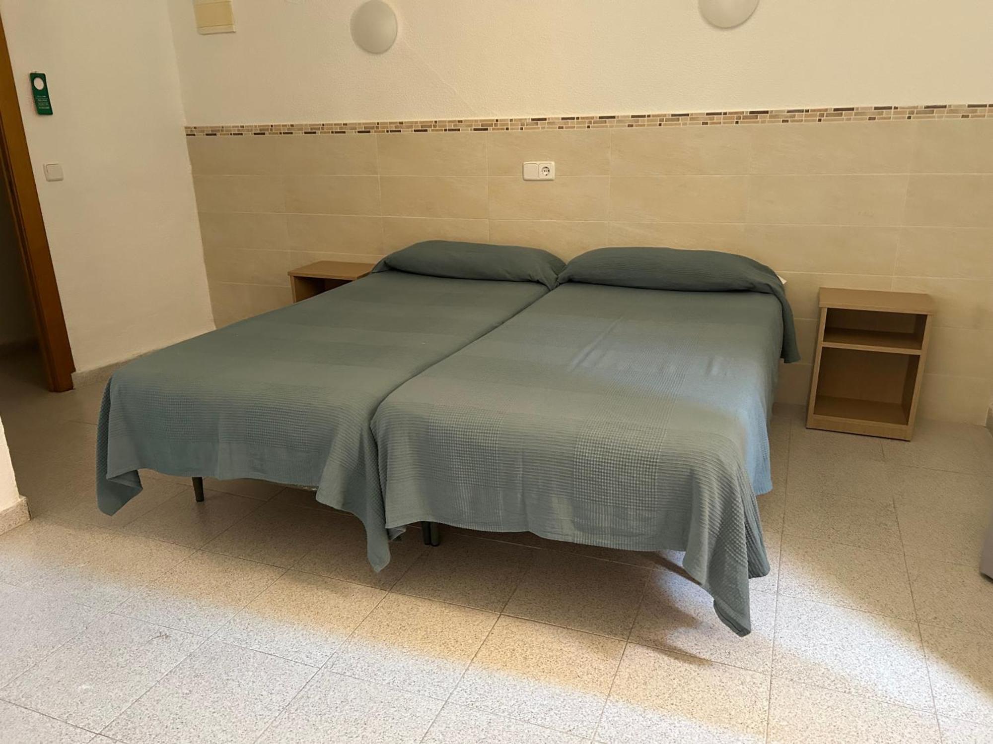 ホテル ホスタル サン テルモ Cala Major  部屋 写真